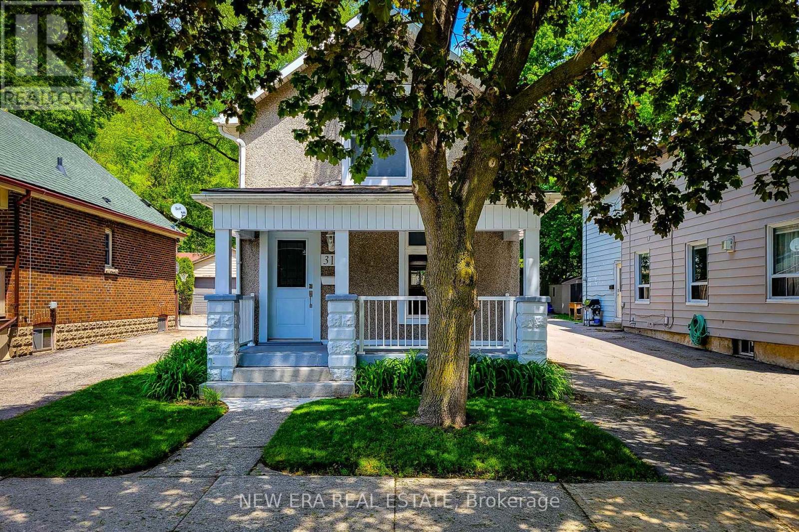 319 KING STREET W - 2
