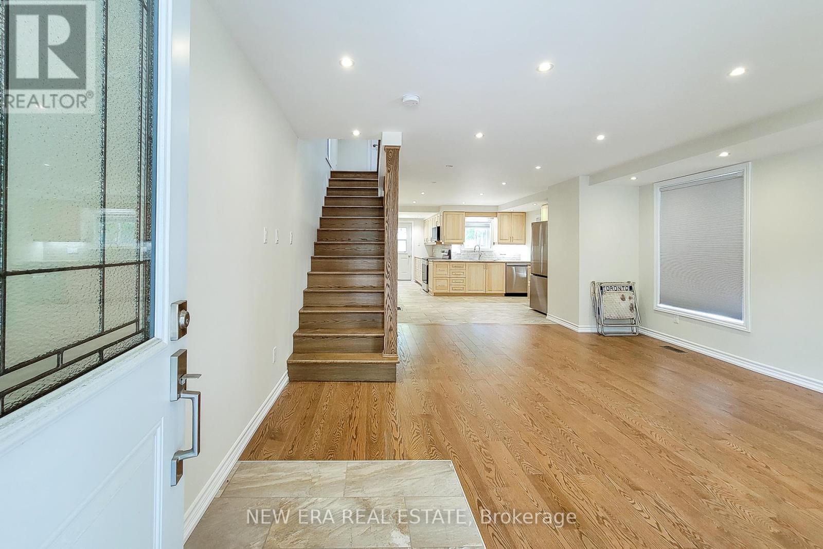319 KING STREET W - 30