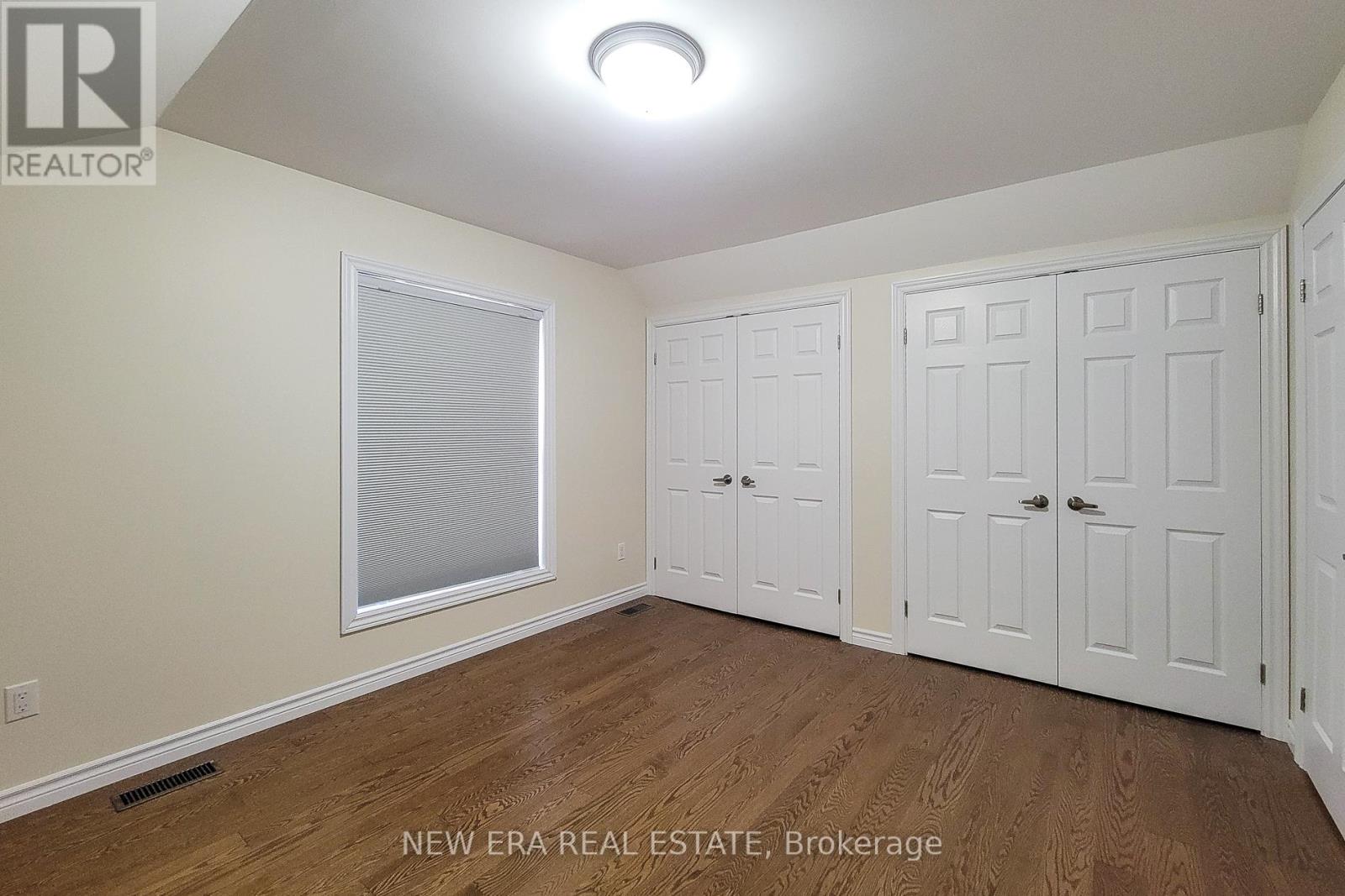 319 KING STREET W - 33