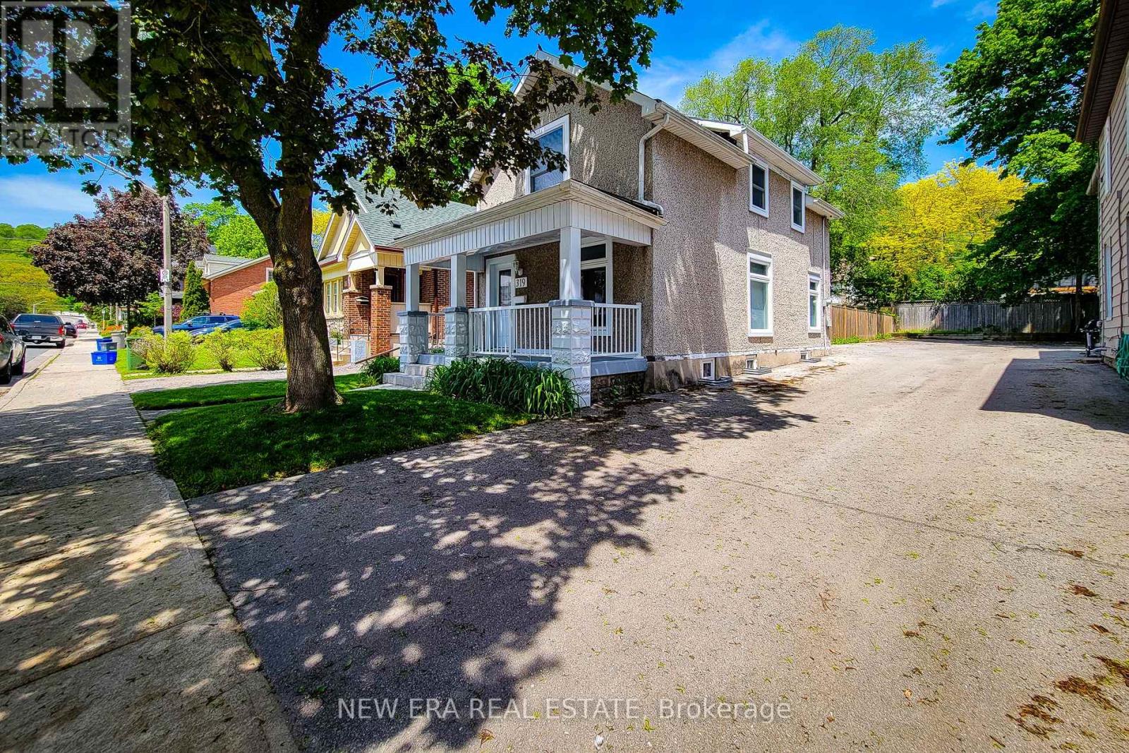 319 KING STREET W - 4