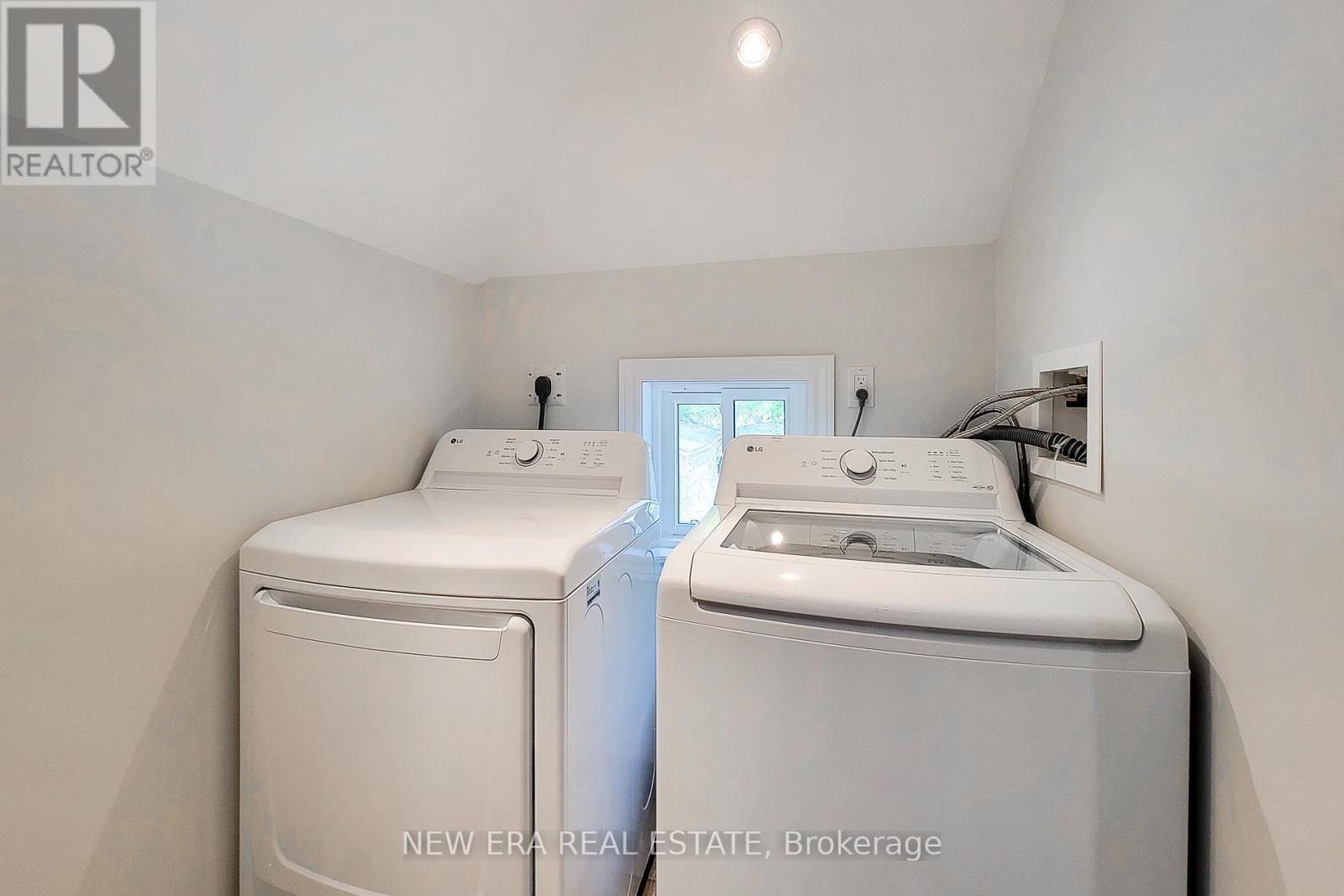 319 KING STREET W - 41