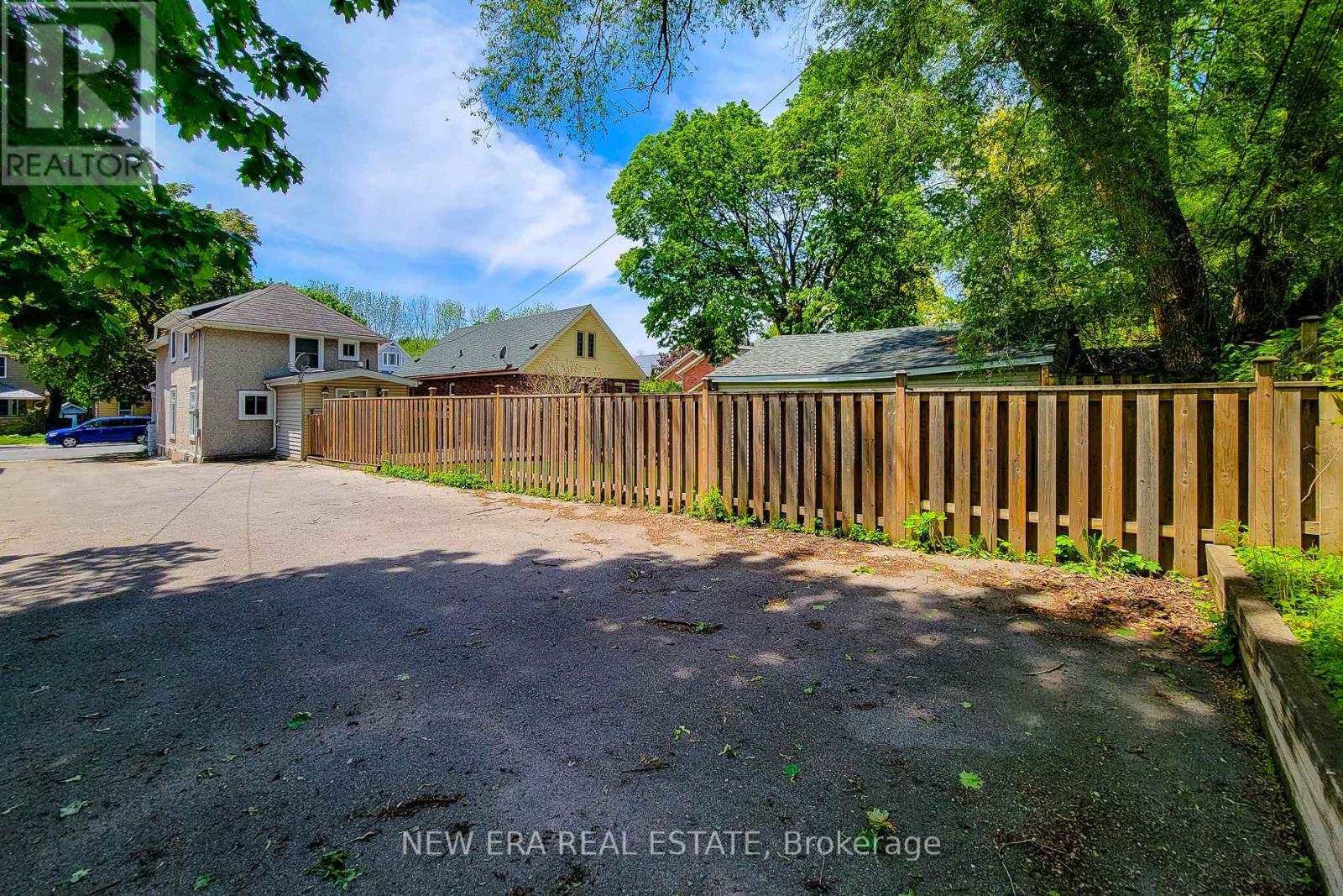 319 KING STREET W - 6