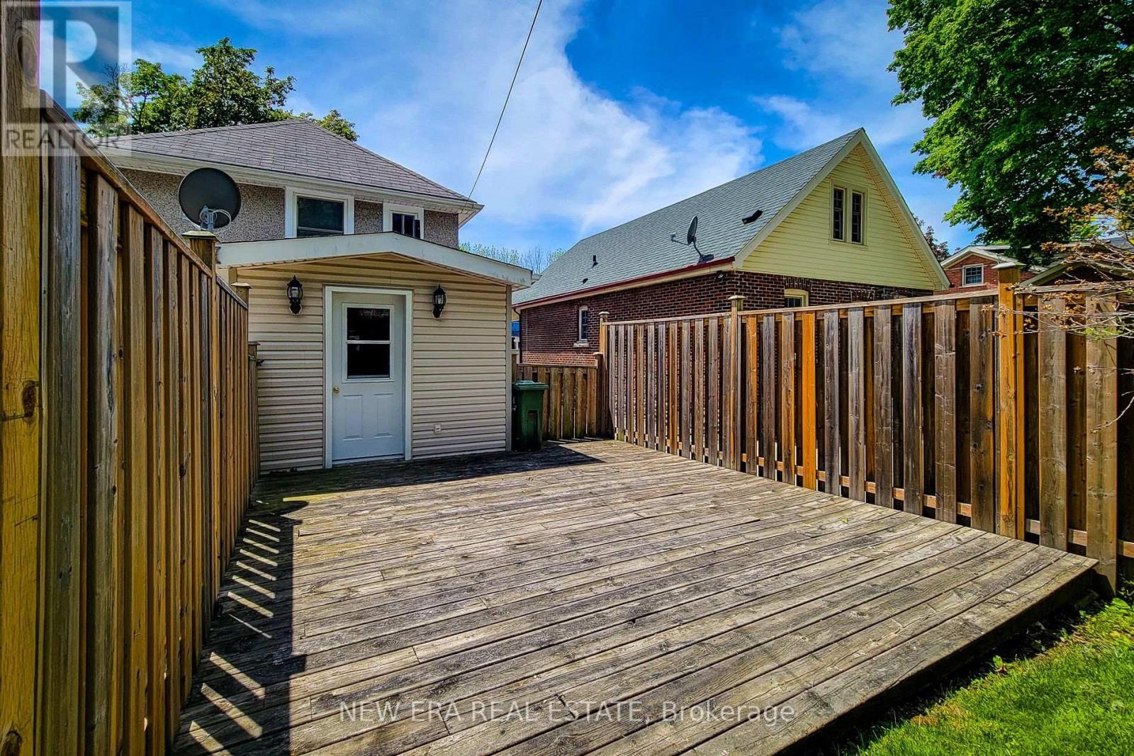 319 KING STREET W - 7