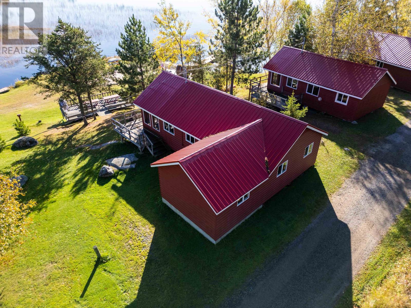 202 LAKESHORE DR