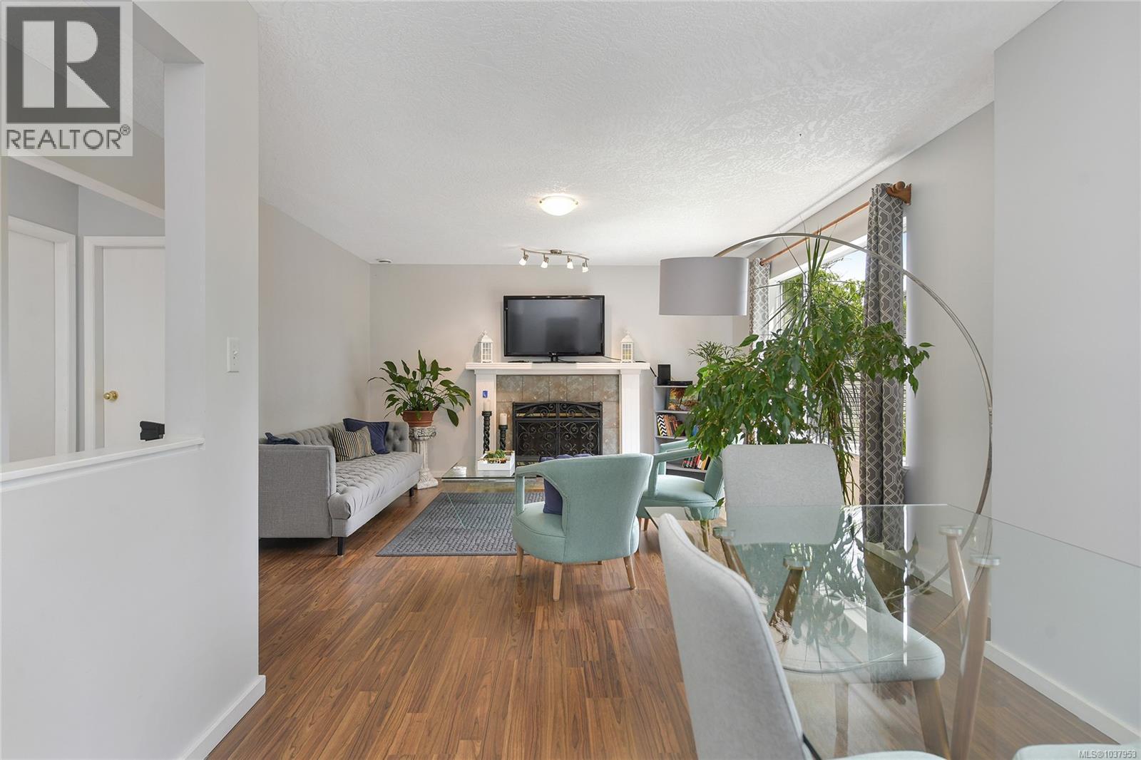 7000 MAPLE PARK Terr - 10