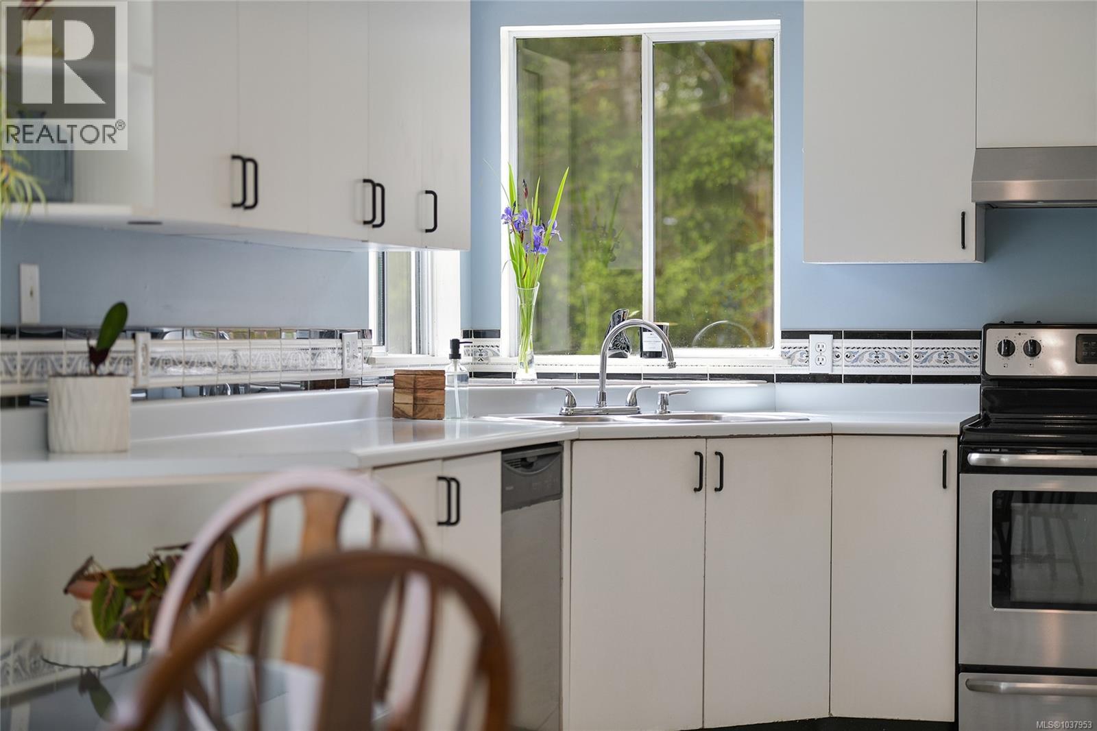 7000 MAPLE PARK Terr - 16