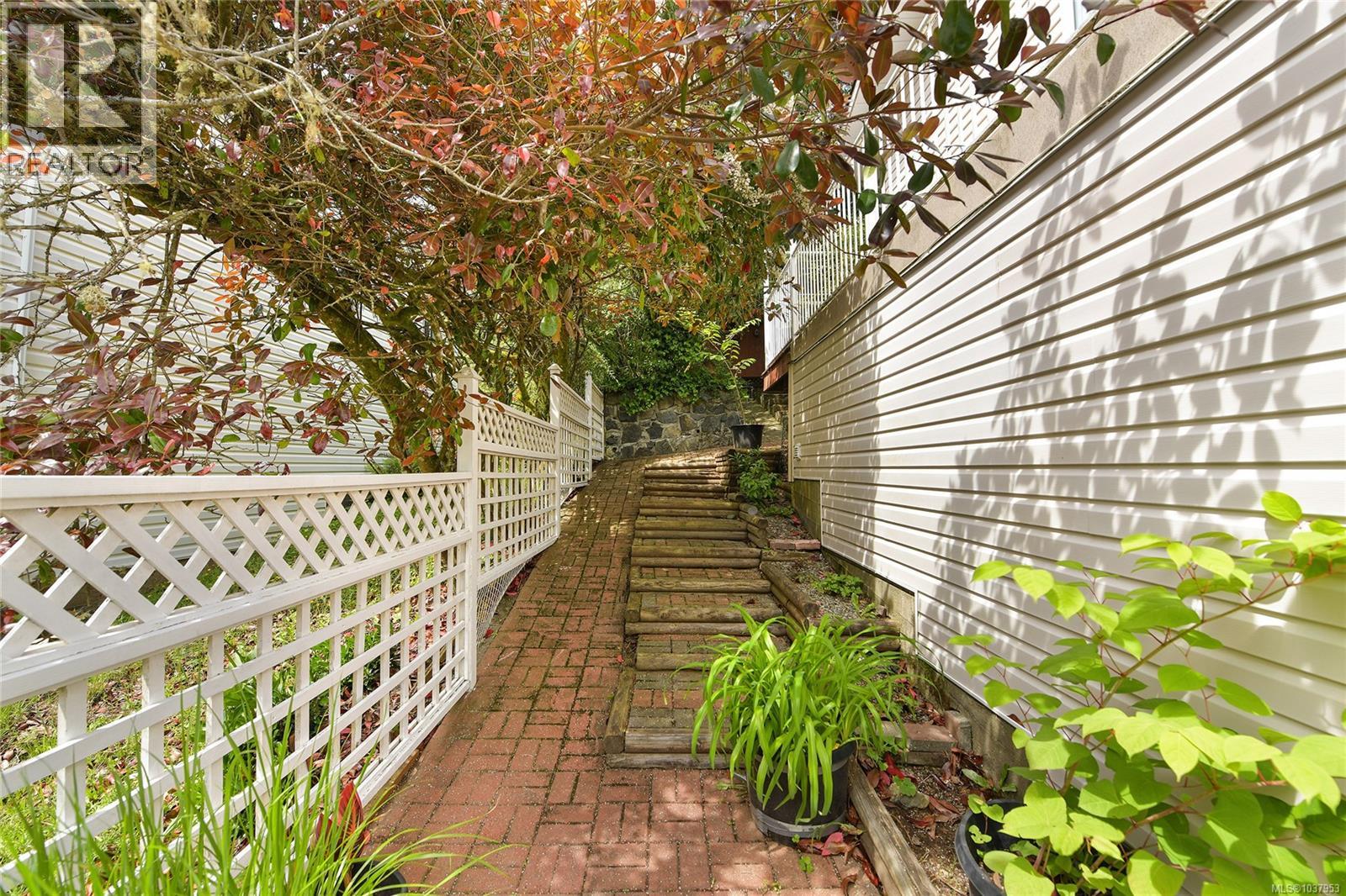 7000 MAPLE PARK Terr - 40