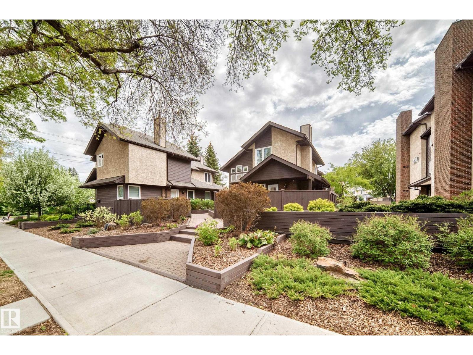 7930 111 ST NW - 2