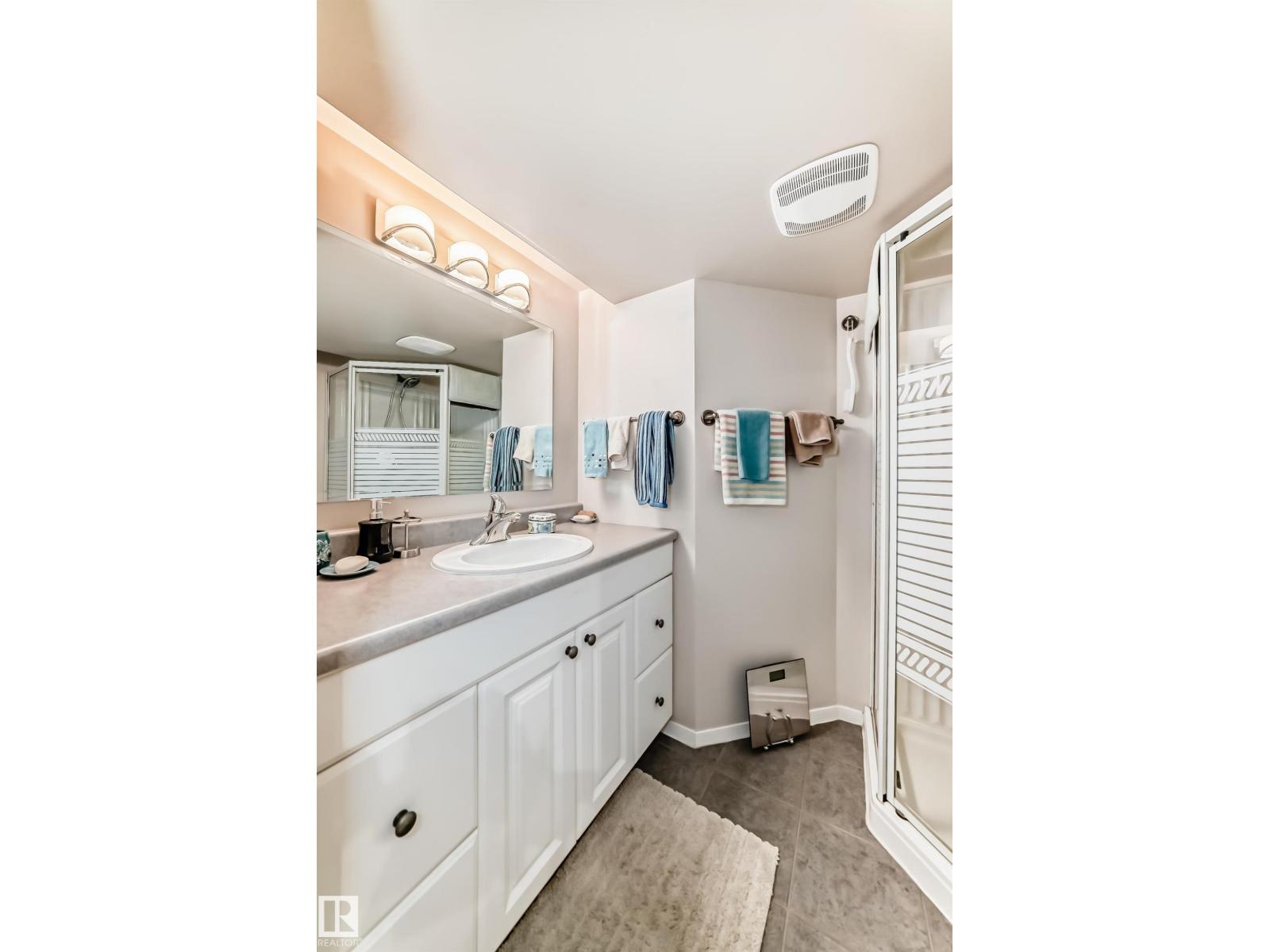 7930 111 ST NW - 48