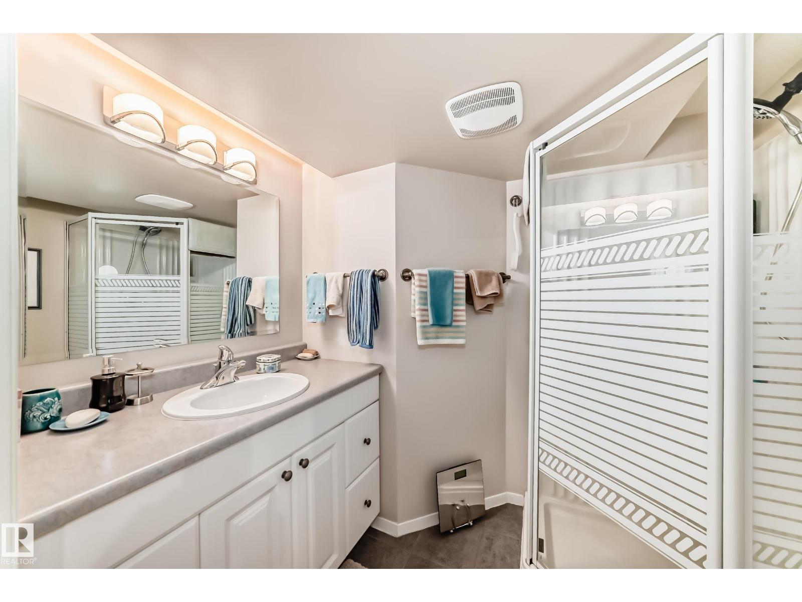 7930 111 ST NW - 47