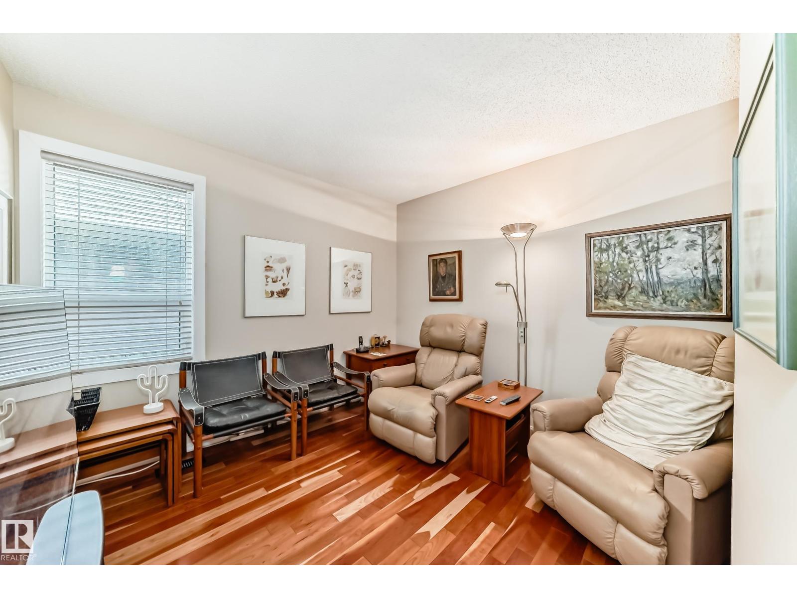 7930 111 ST NW - 27