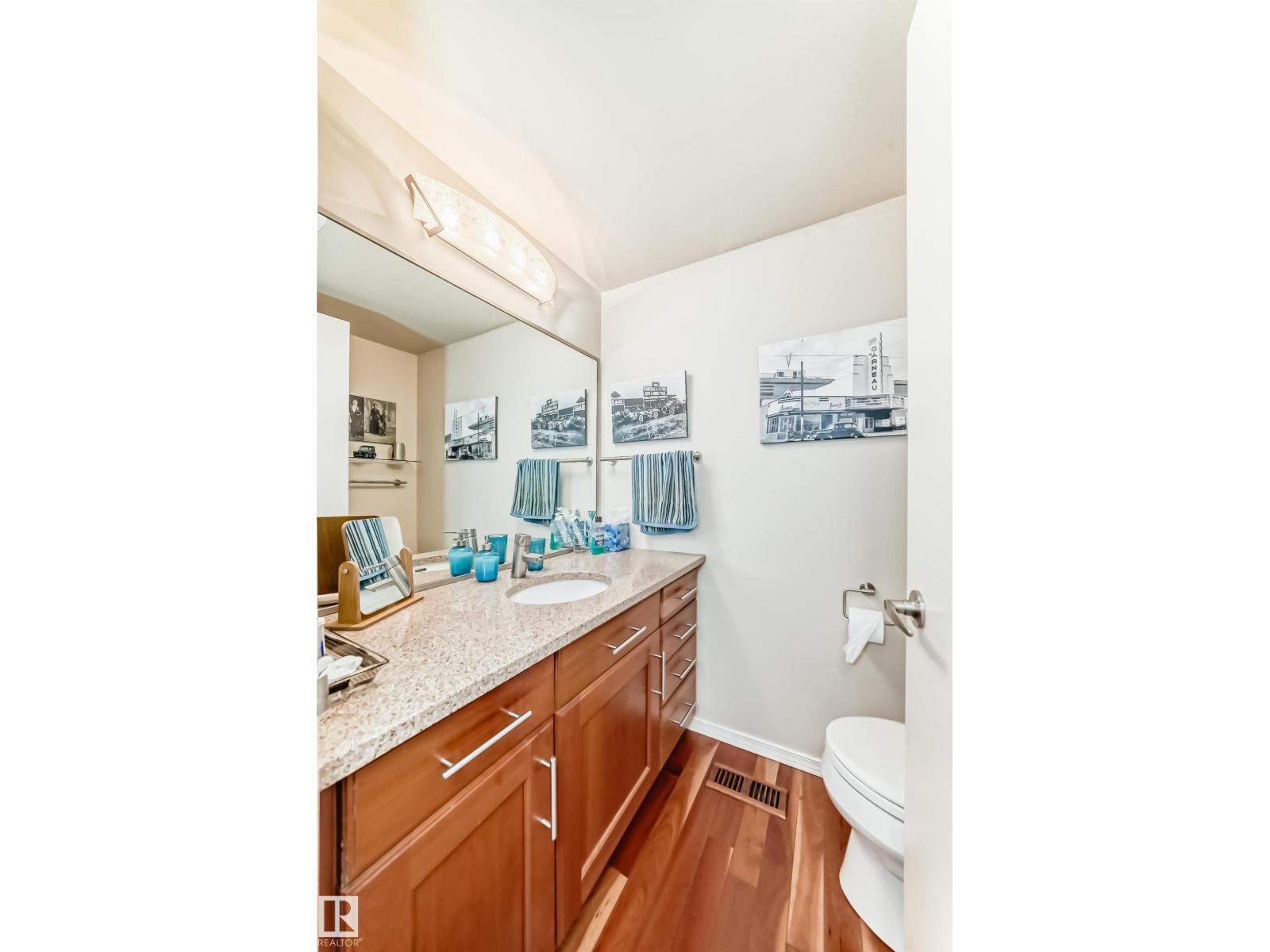 7930 111 ST NW - 31