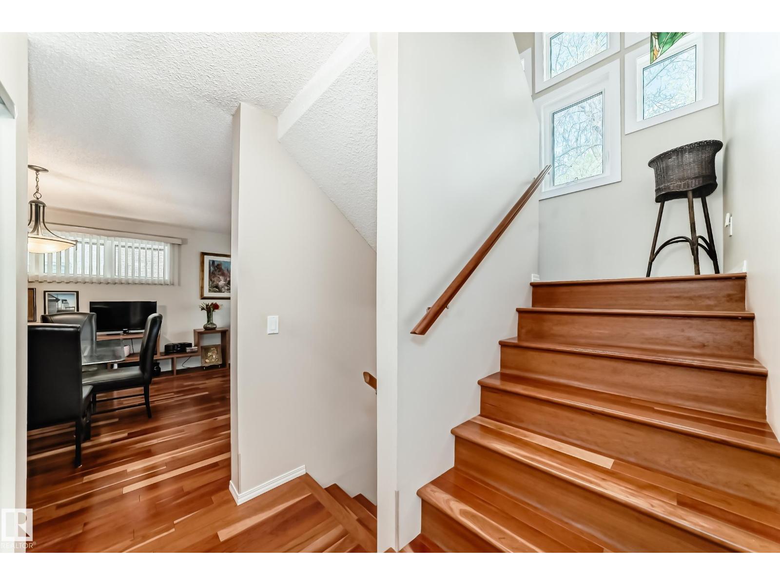 7930 111 ST NW - 32