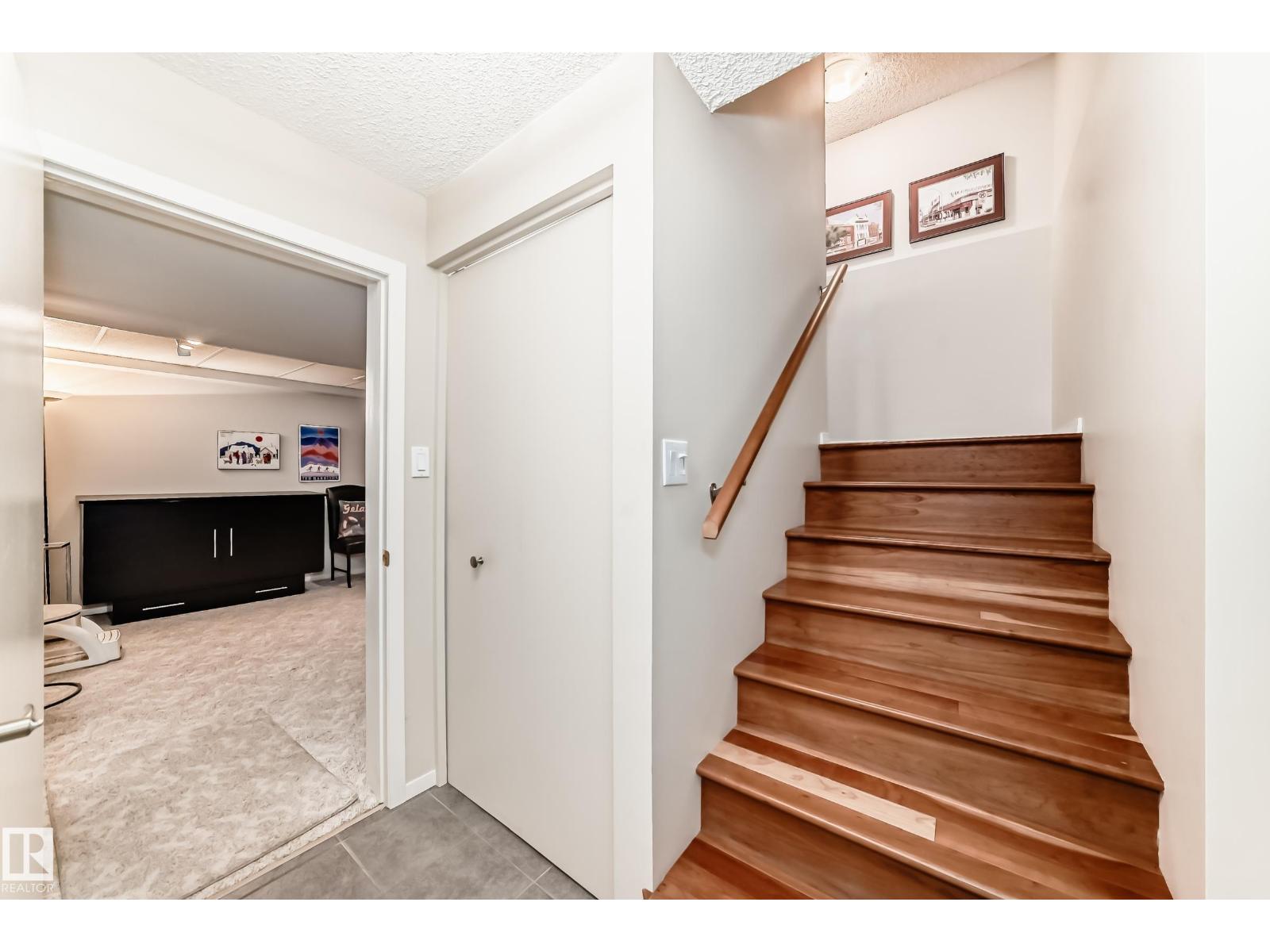 7930 111 ST NW - 43