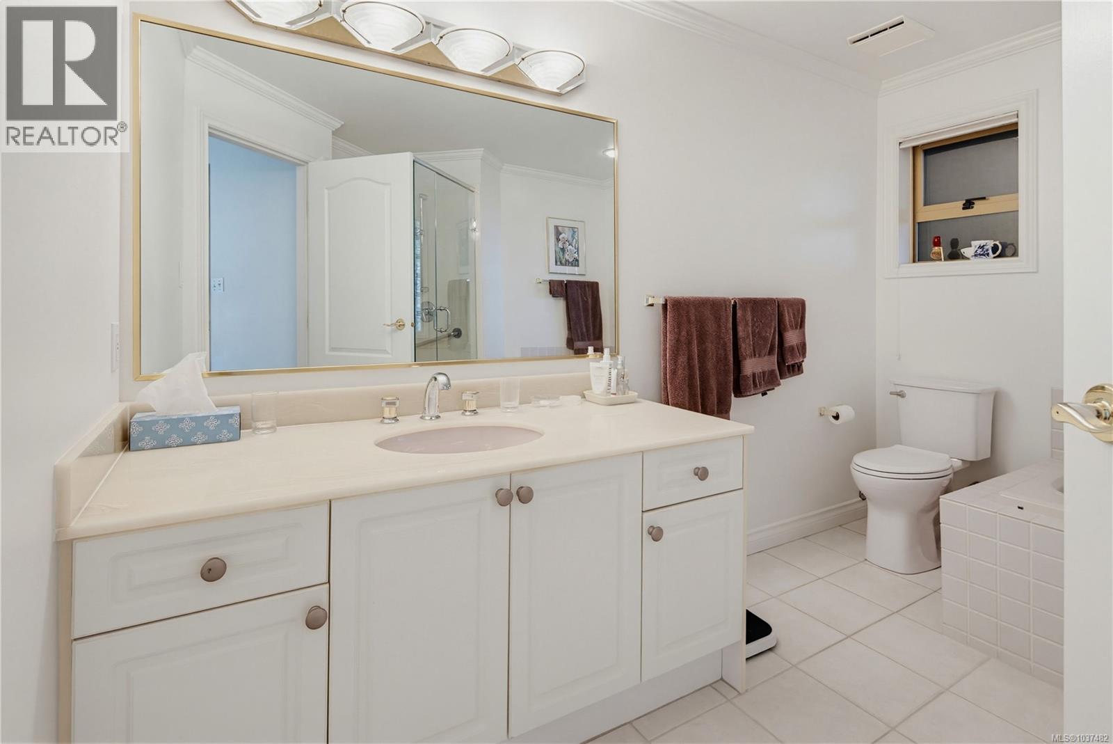 #3 4305 Maltwood Lane - 31