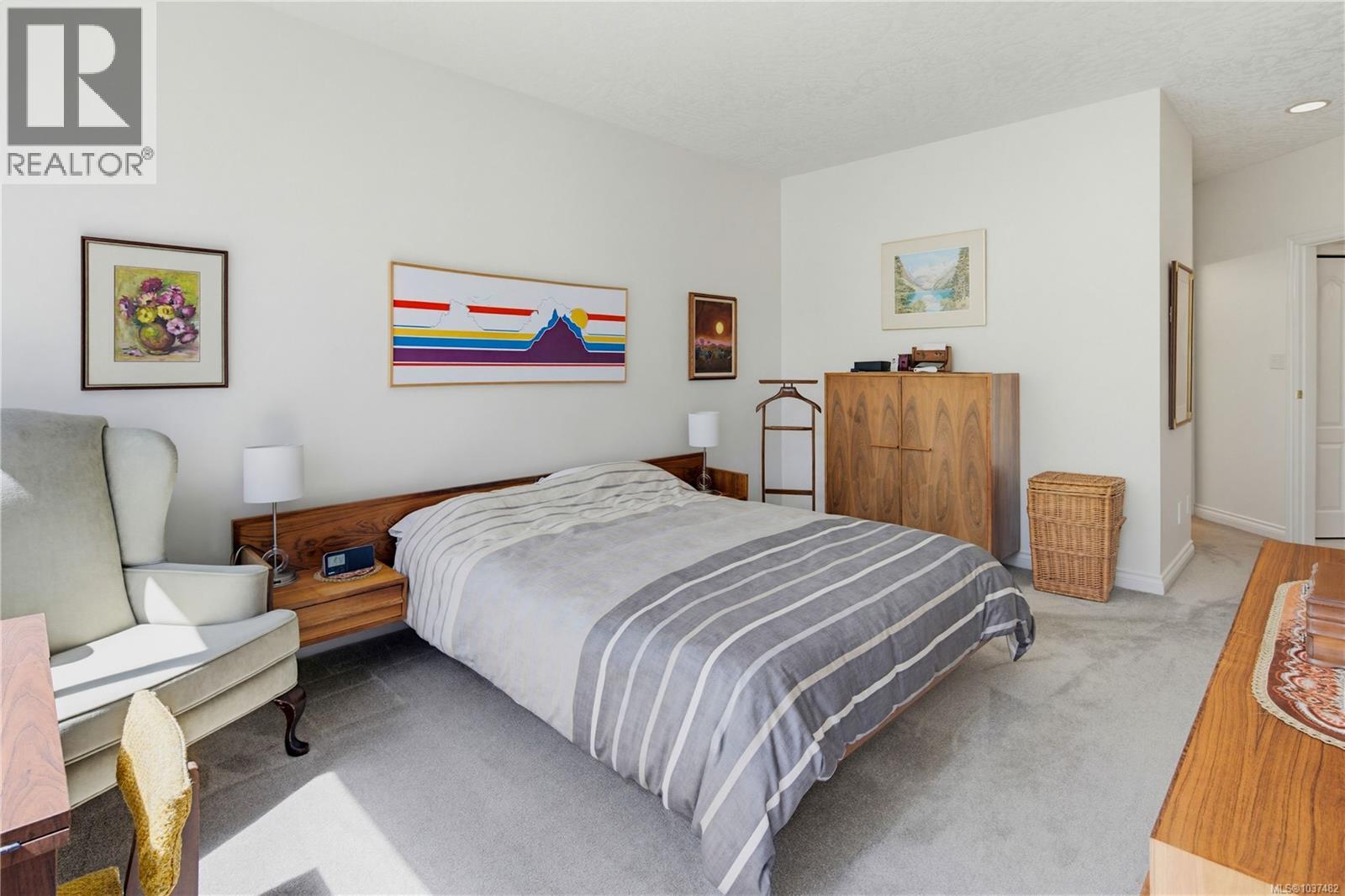 #3 4305 Maltwood Lane - 29