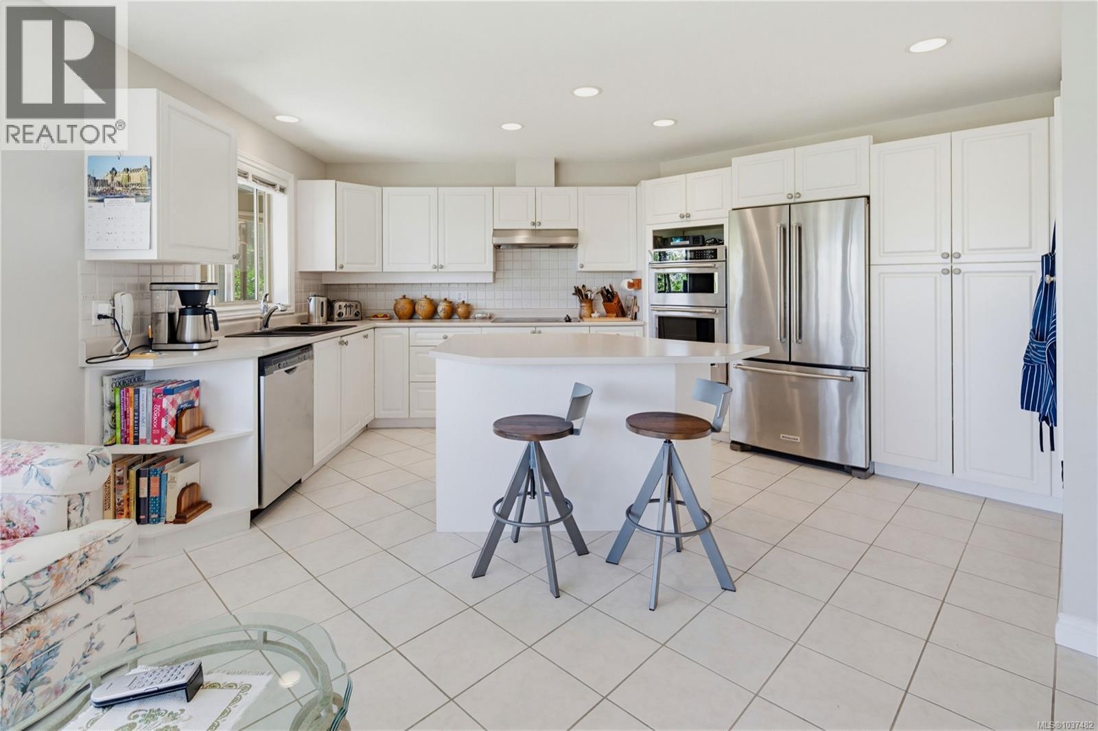#3 4305 Maltwood Lane - 24