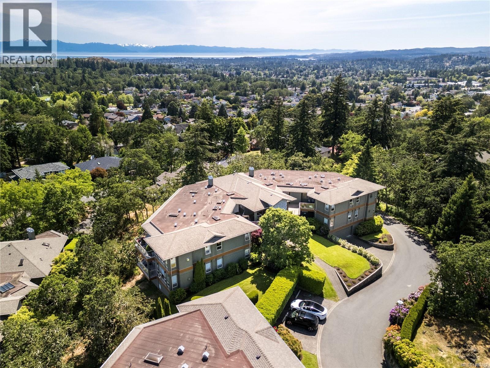 #3 4305 Maltwood Lane - 40