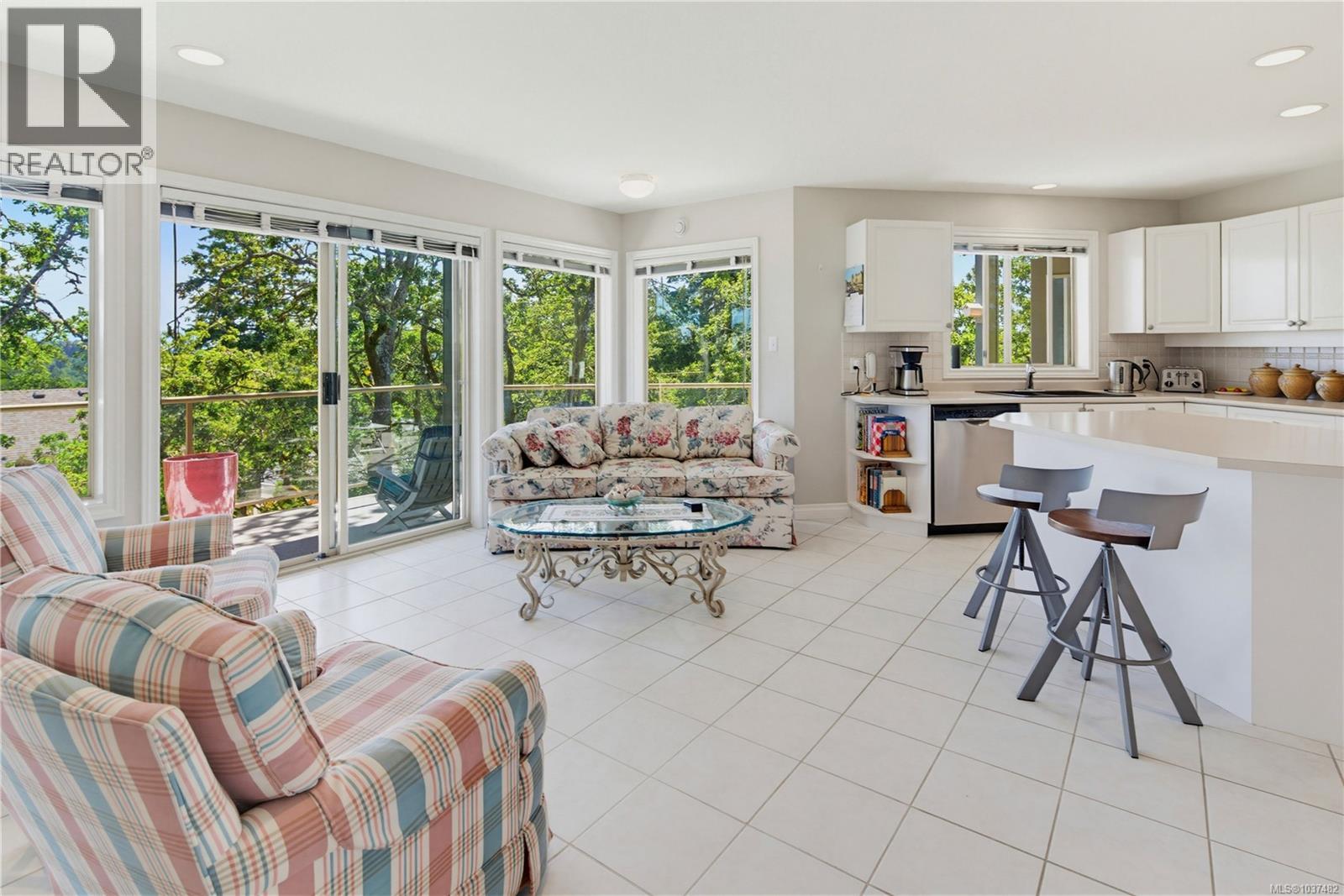 #3 4305 Maltwood Lane - 19