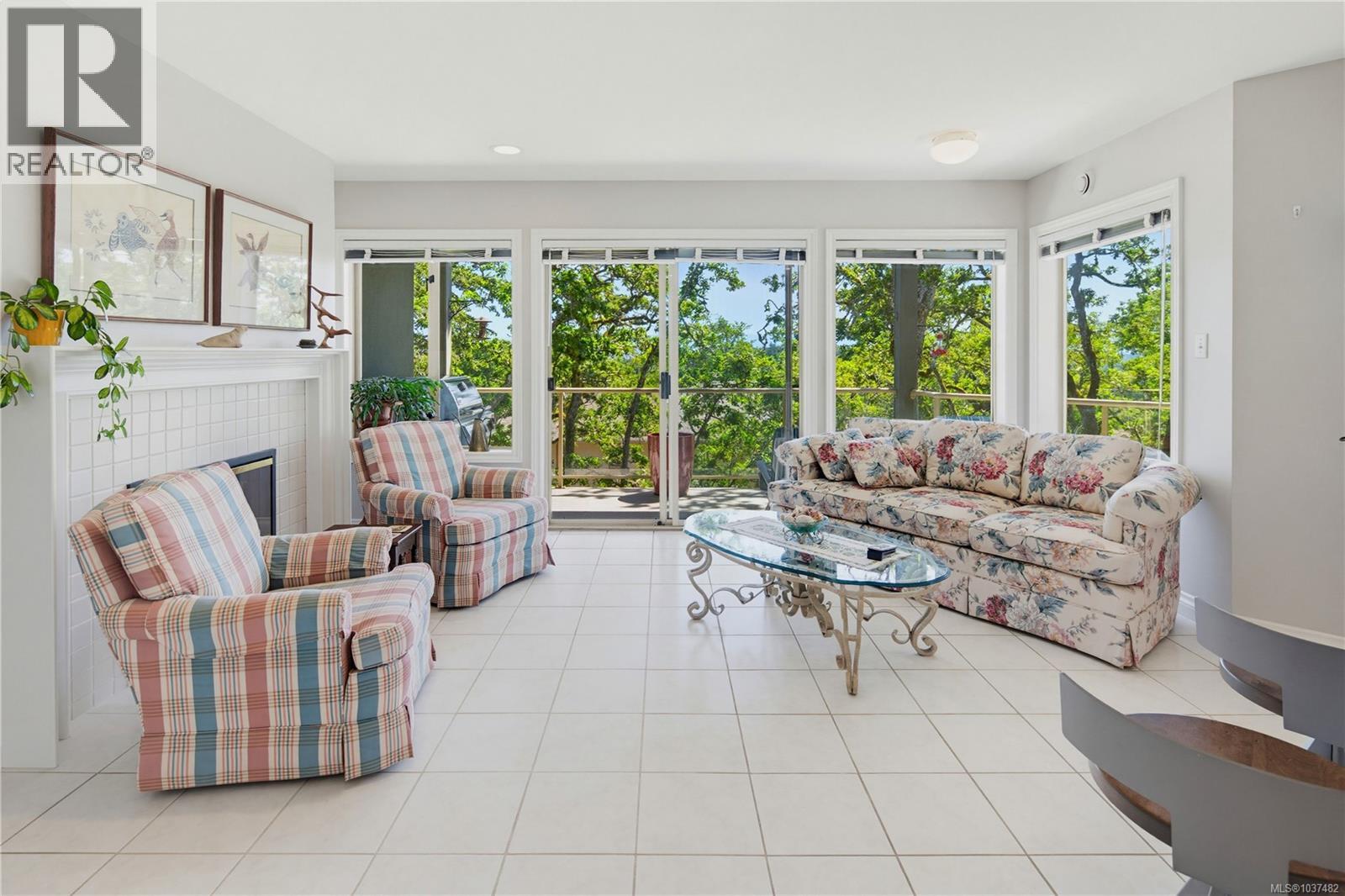 #3 4305 Maltwood Lane - 18