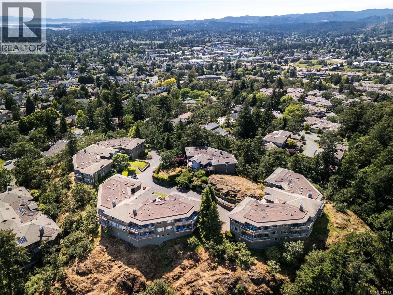 #3 4305 Maltwood Lane - 42