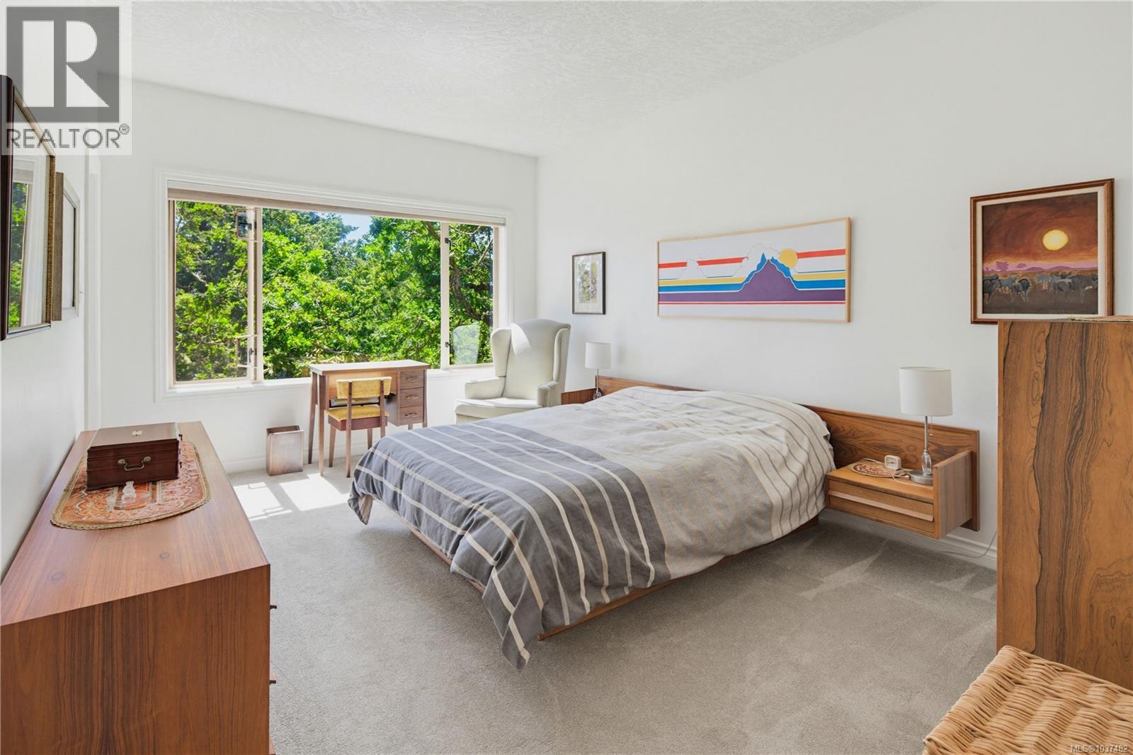 #3 4305 Maltwood Lane - 28