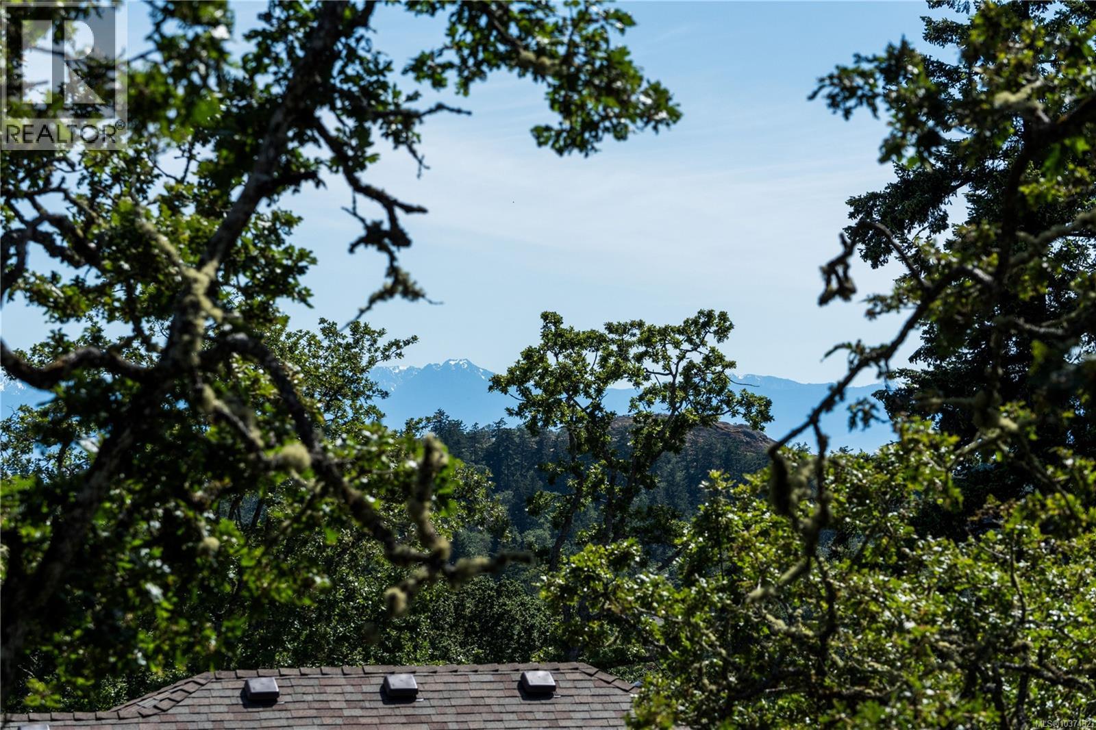 #3 4305 Maltwood Lane - 36