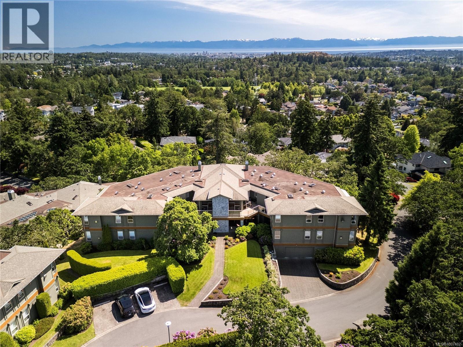 #3 4305 Maltwood Lane - 1