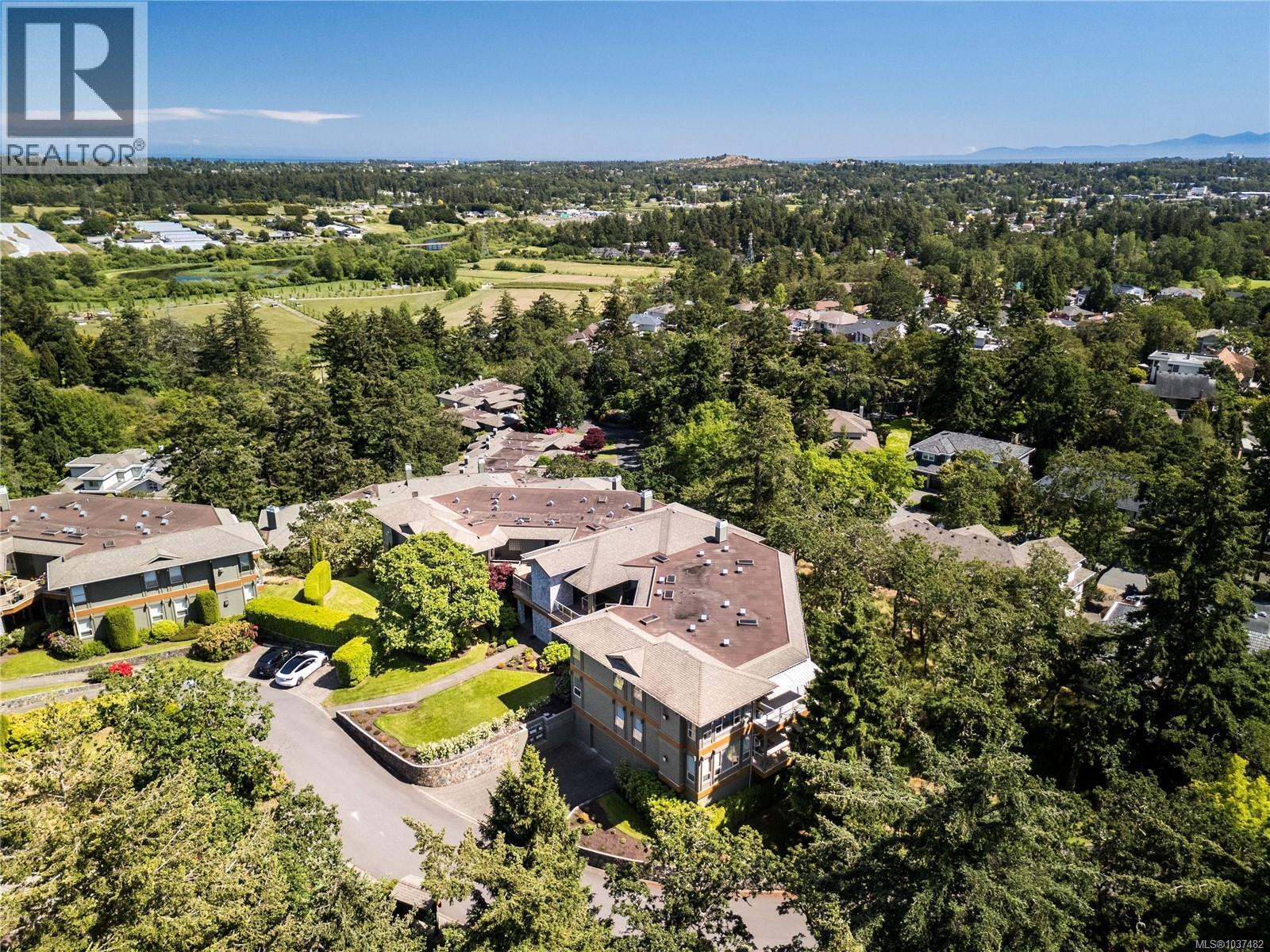 #3 4305 Maltwood Lane - 41