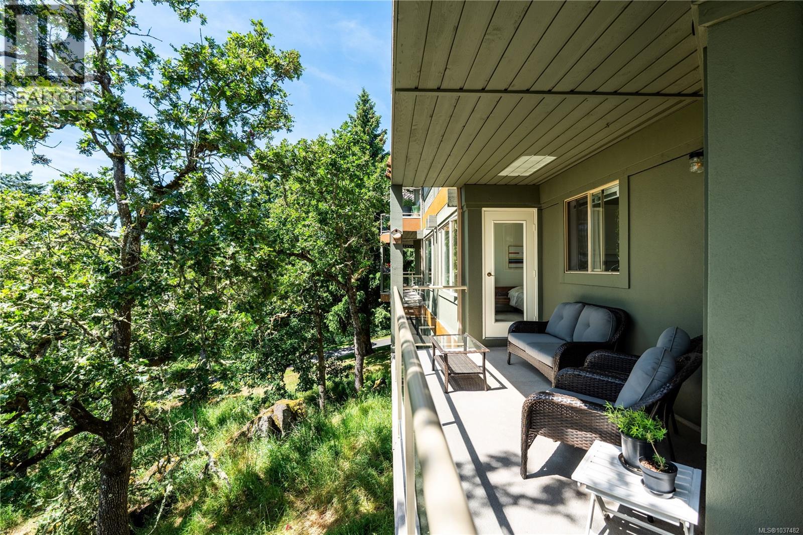 #3 4305 Maltwood Lane - 21
