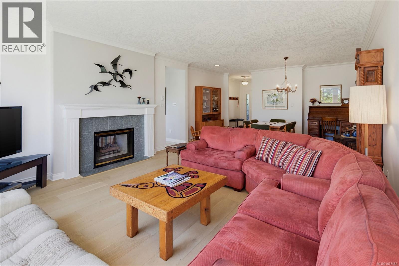 #3 4305 Maltwood Lane - 16