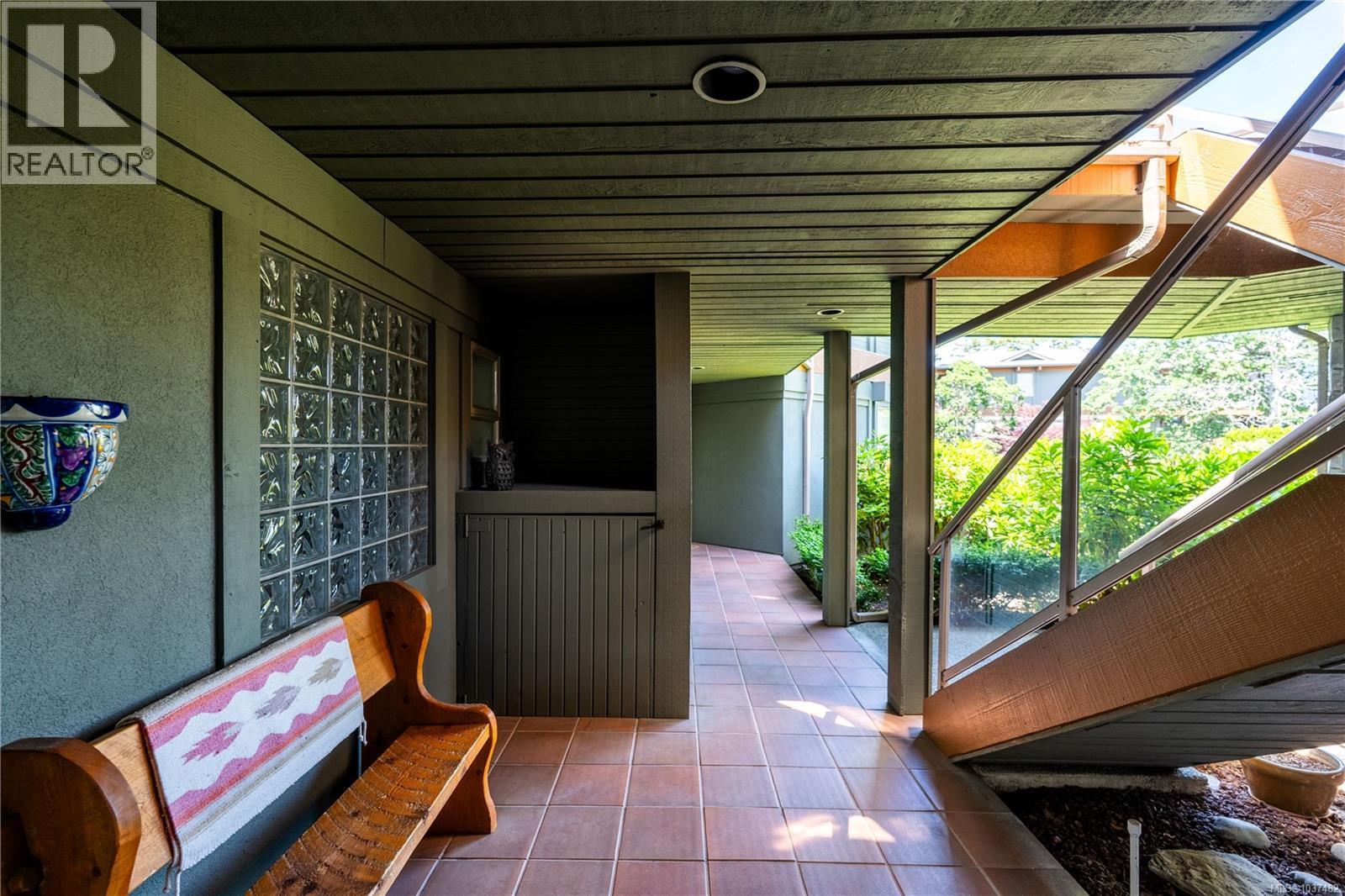#3 4305 Maltwood Lane - 7