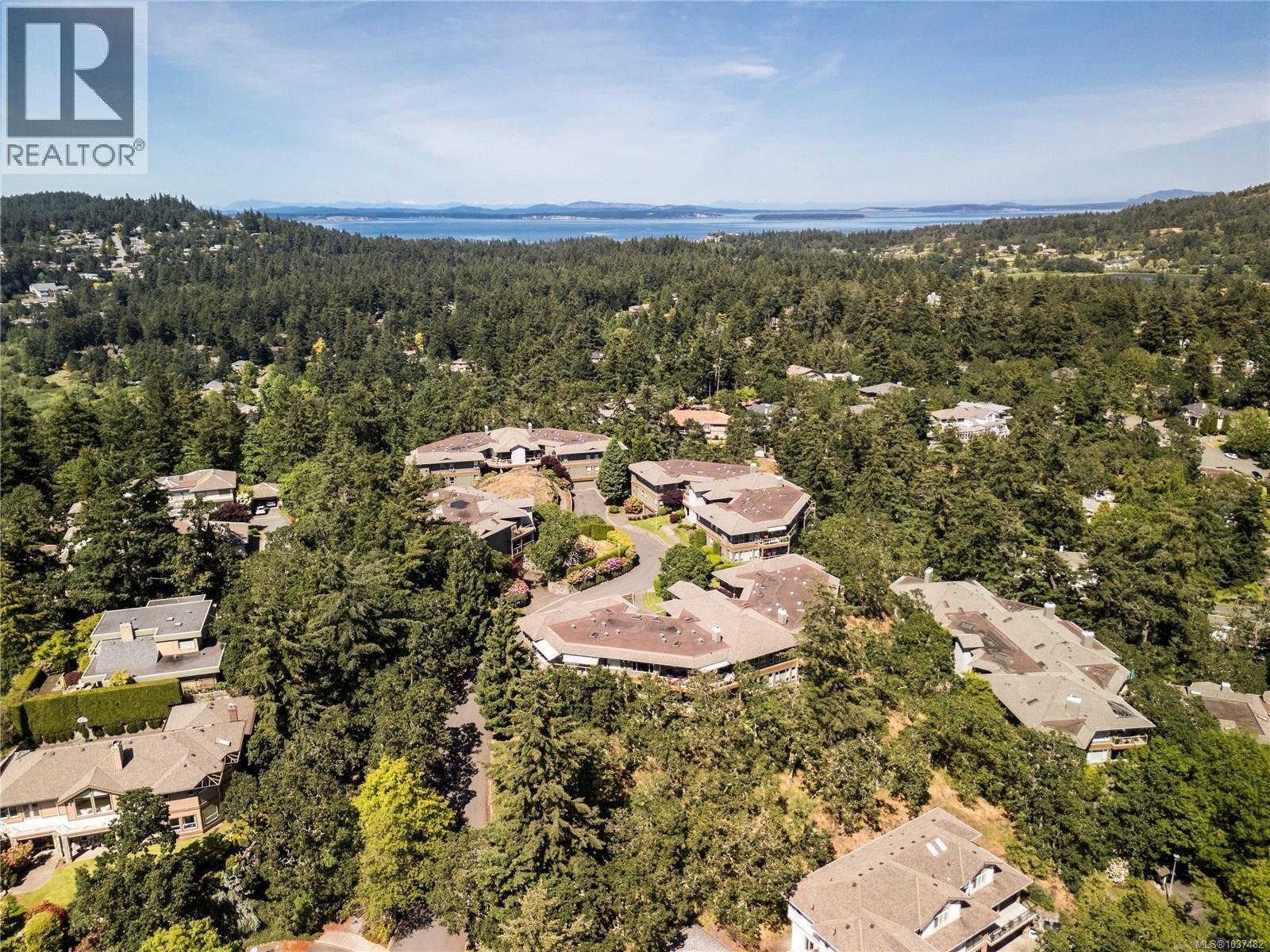 #3 4305 Maltwood Lane - 47
