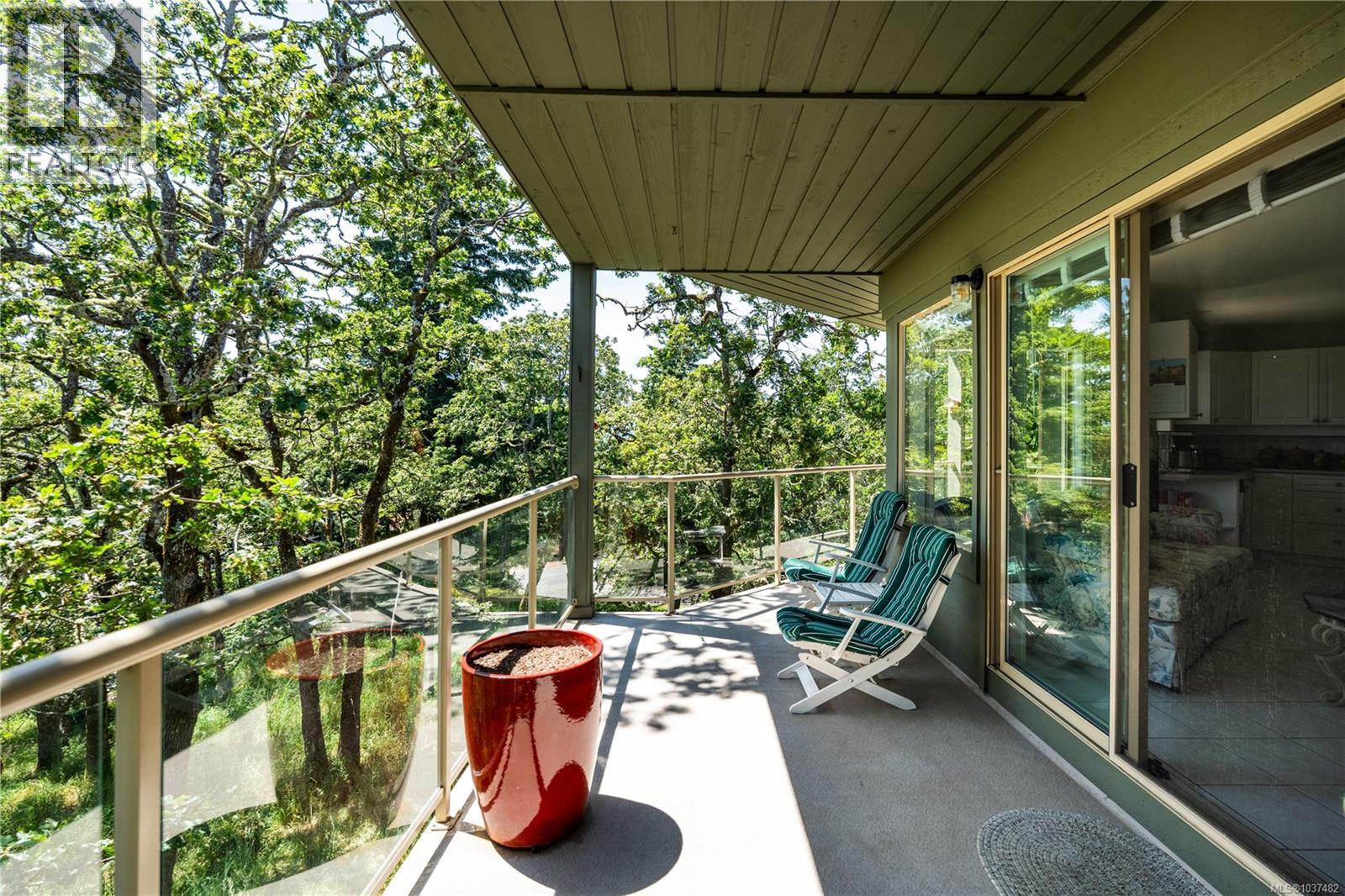 #3 4305 Maltwood Lane - 20