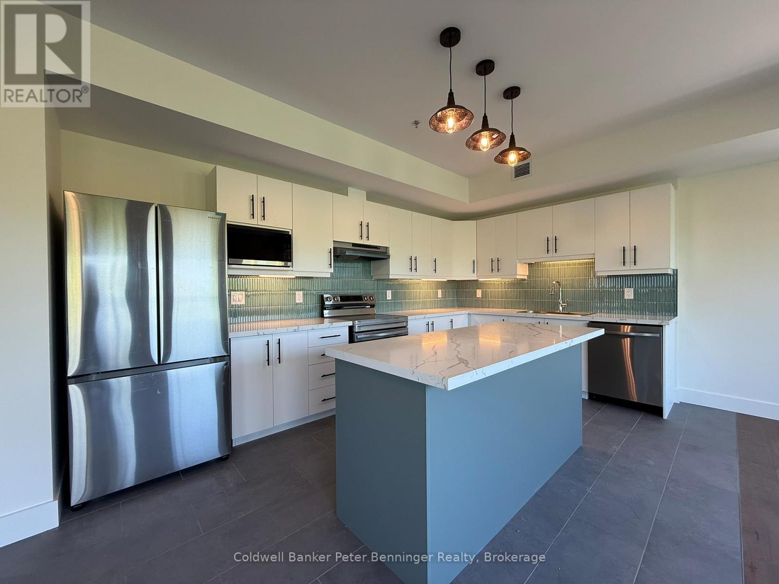 401 - 604 QUEEN STREET S