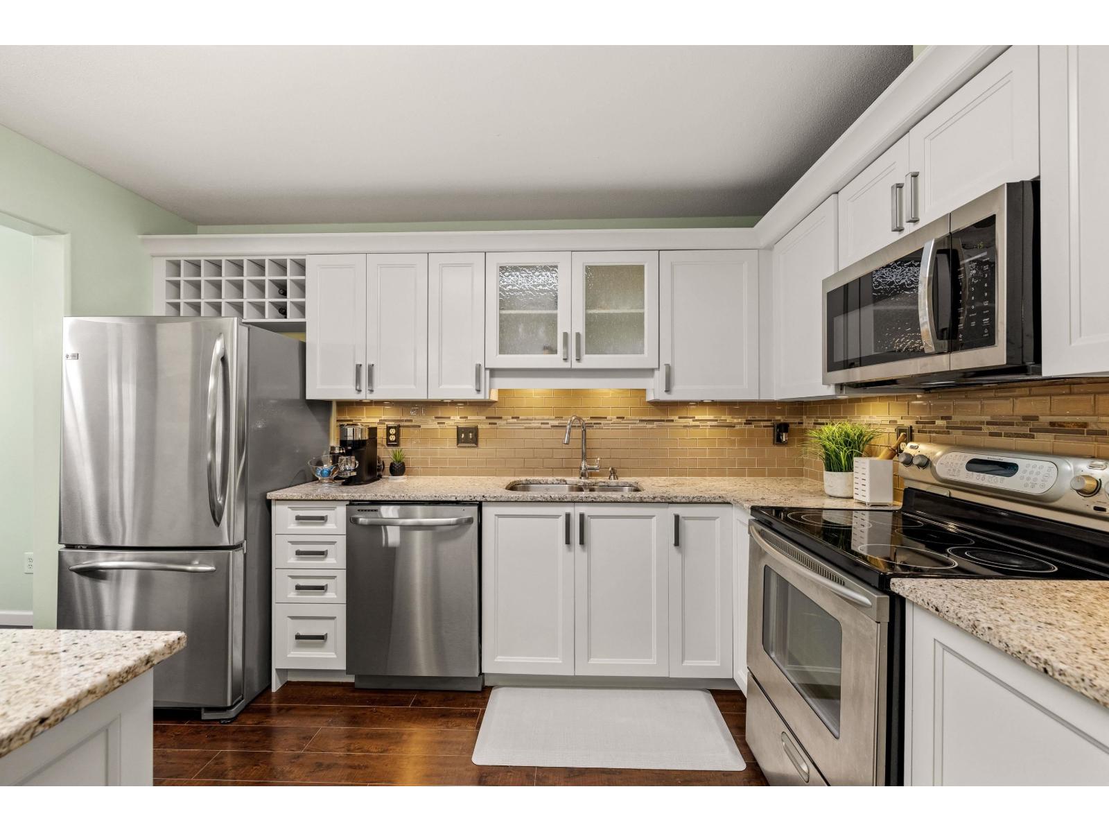 109 20189 54 Avenue - main photo