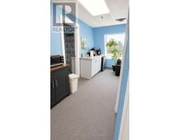 8 - 56 Pennsylvania Avenue, Vaughan, ON L4K3V9 Photo 7