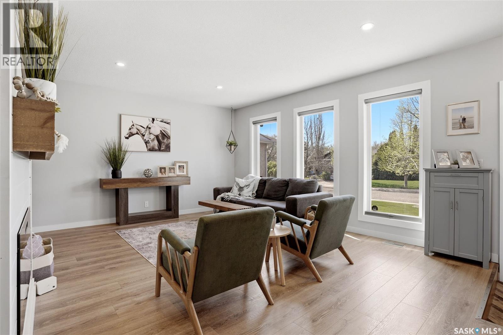 10 Louise CRESCENT - 6
