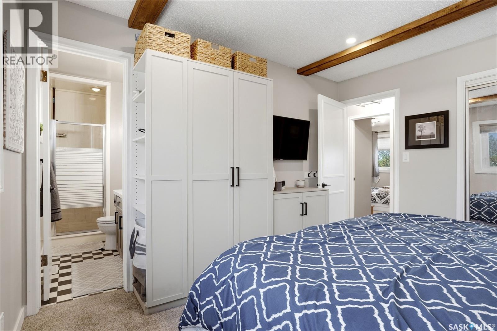 10 Louise CRESCENT - 23