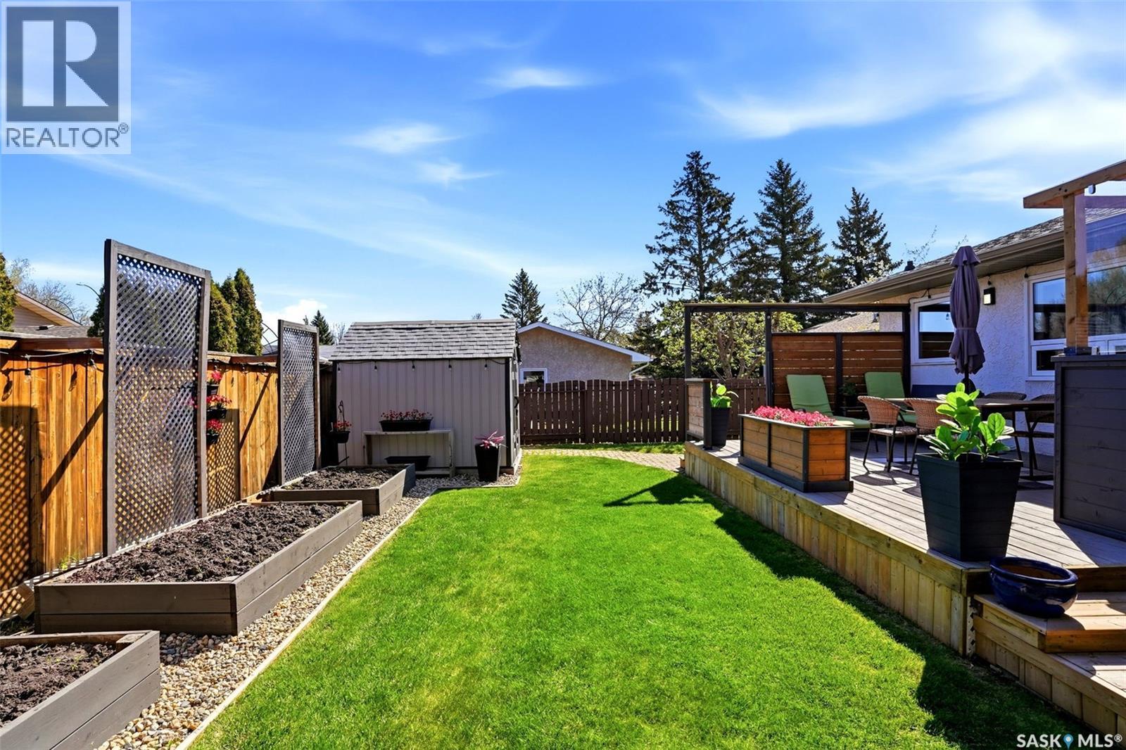 10 Louise CRESCENT - 46