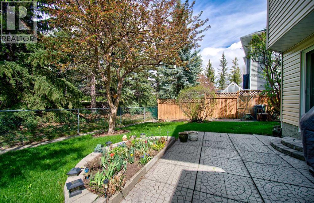 345 Sandringham Court NW - 39
