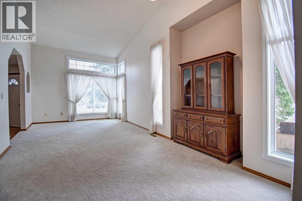 345 Sandringham Court NW - 7