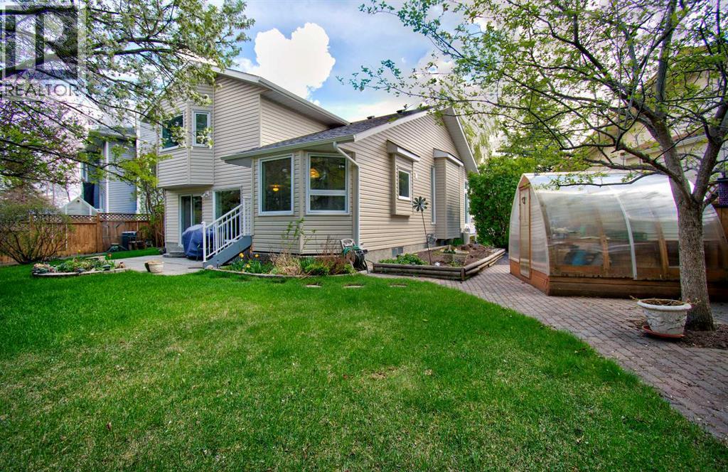 345 Sandringham Court NW - 37