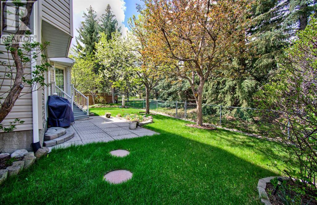 345 Sandringham Court NW - 40