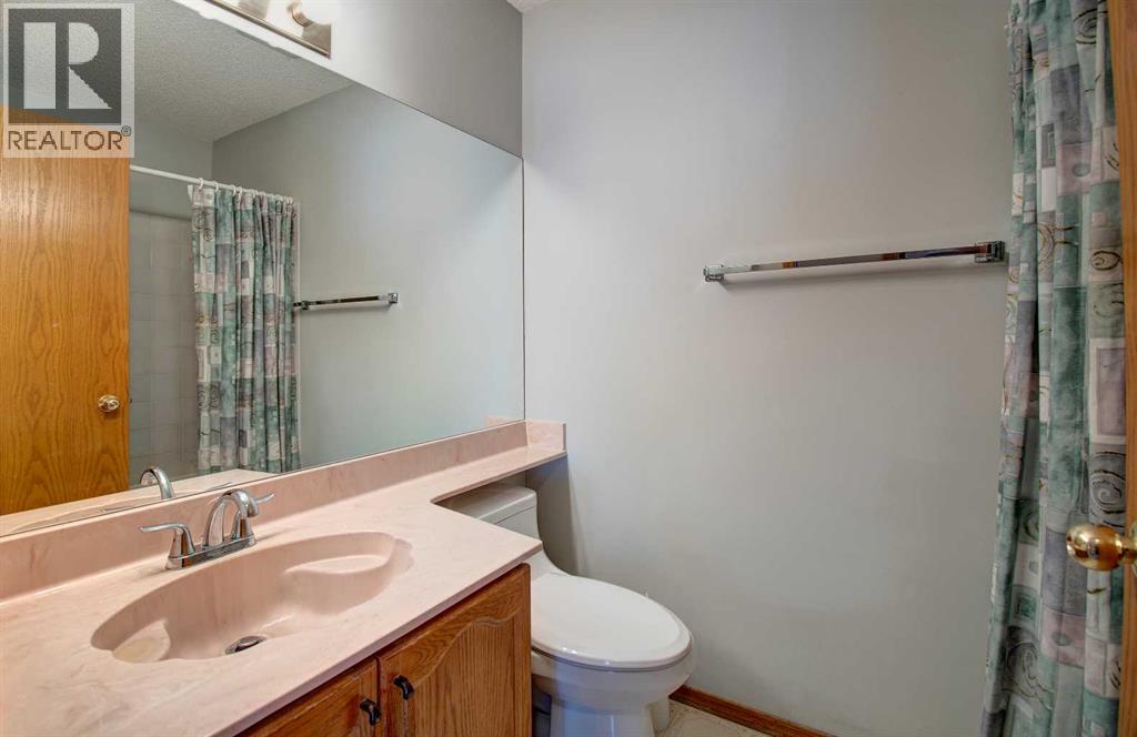 345 Sandringham Court NW - 26