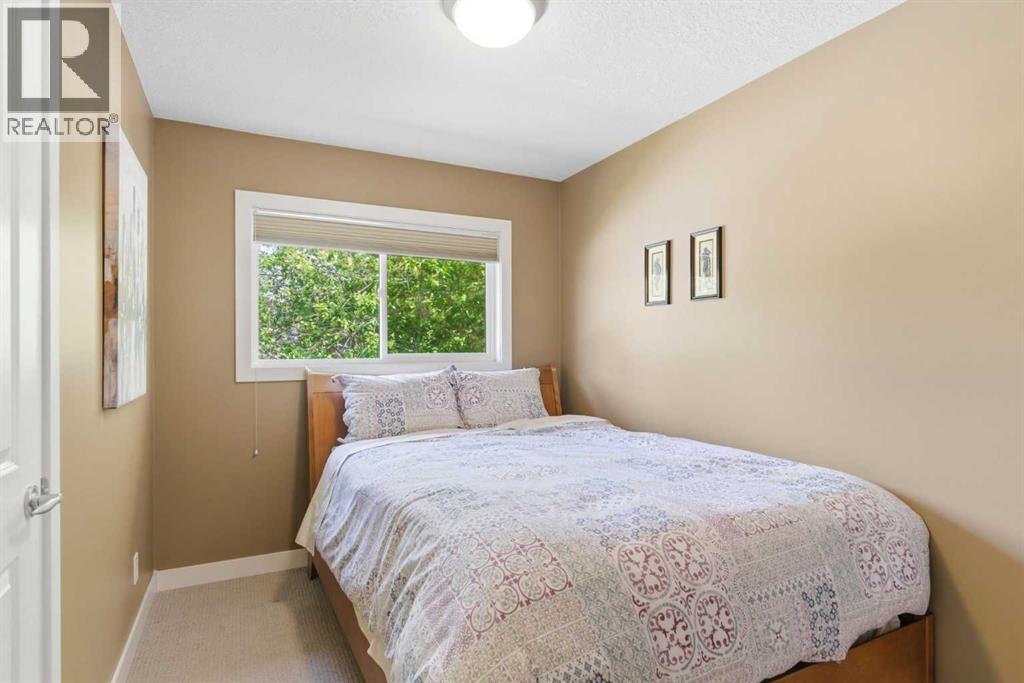 351 Queen Charlotte Road SE - 18