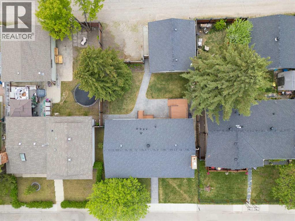 351 Queen Charlotte Road SE - 46