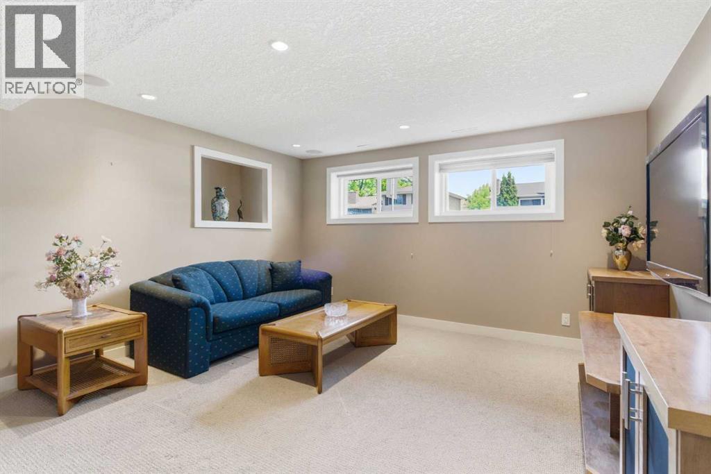 351 Queen Charlotte Road SE - 26