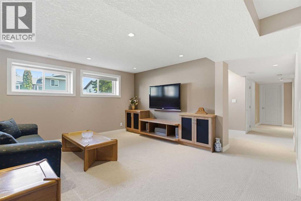 351 Queen Charlotte Road SE - 28