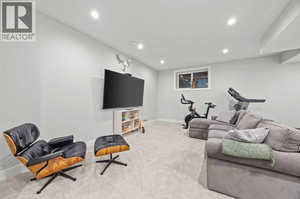 1133 Radnor Avenue NE - 36